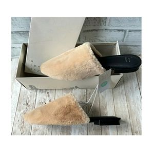 NWT A NEW DAY CARTER FLATS